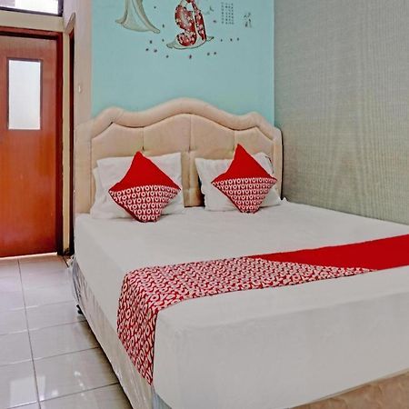 Oyo 90489 Kejora Homestay Jakarta Exterior photo