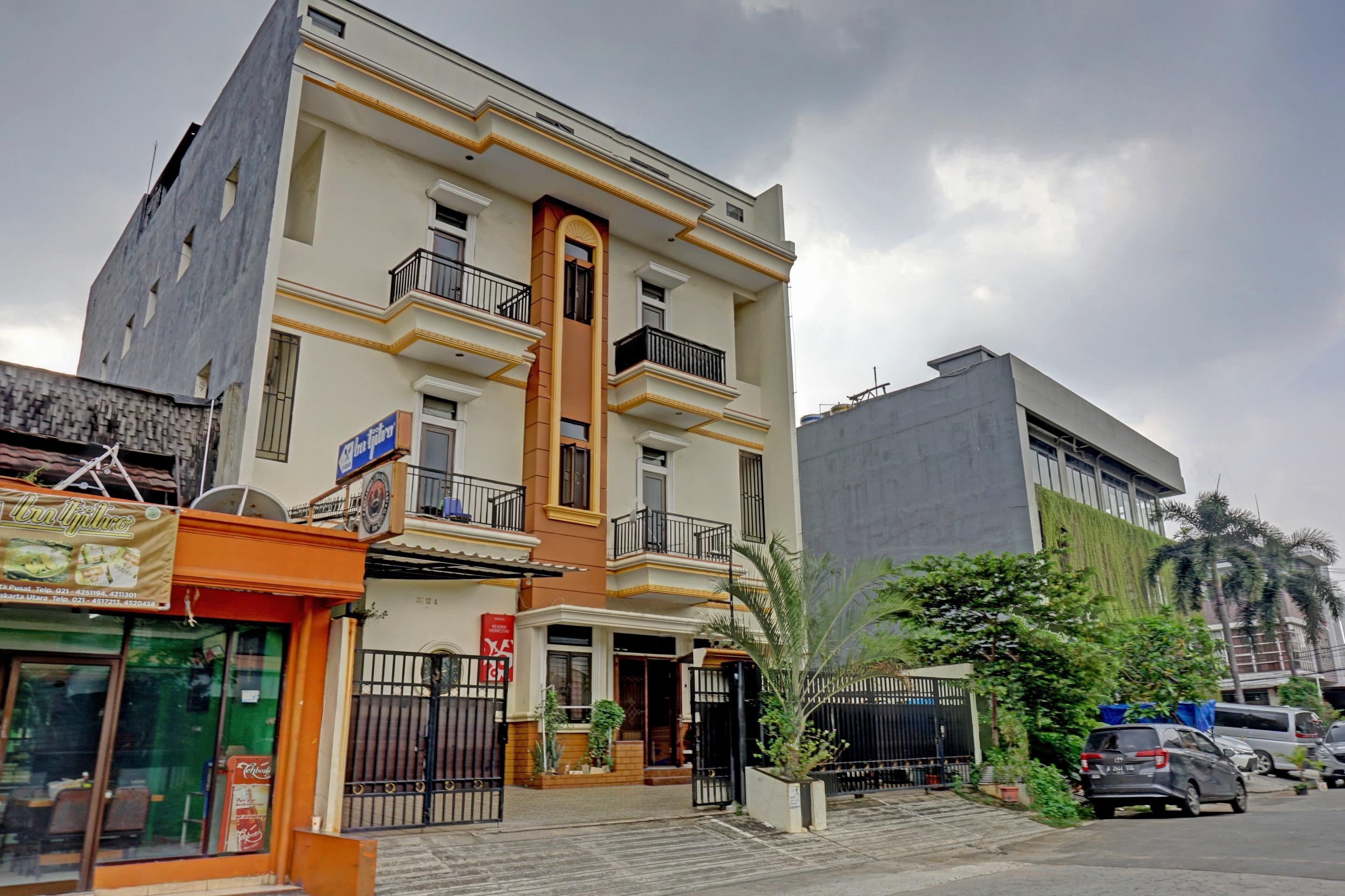 Oyo 90489 Kejora Homestay Jakarta Exterior photo