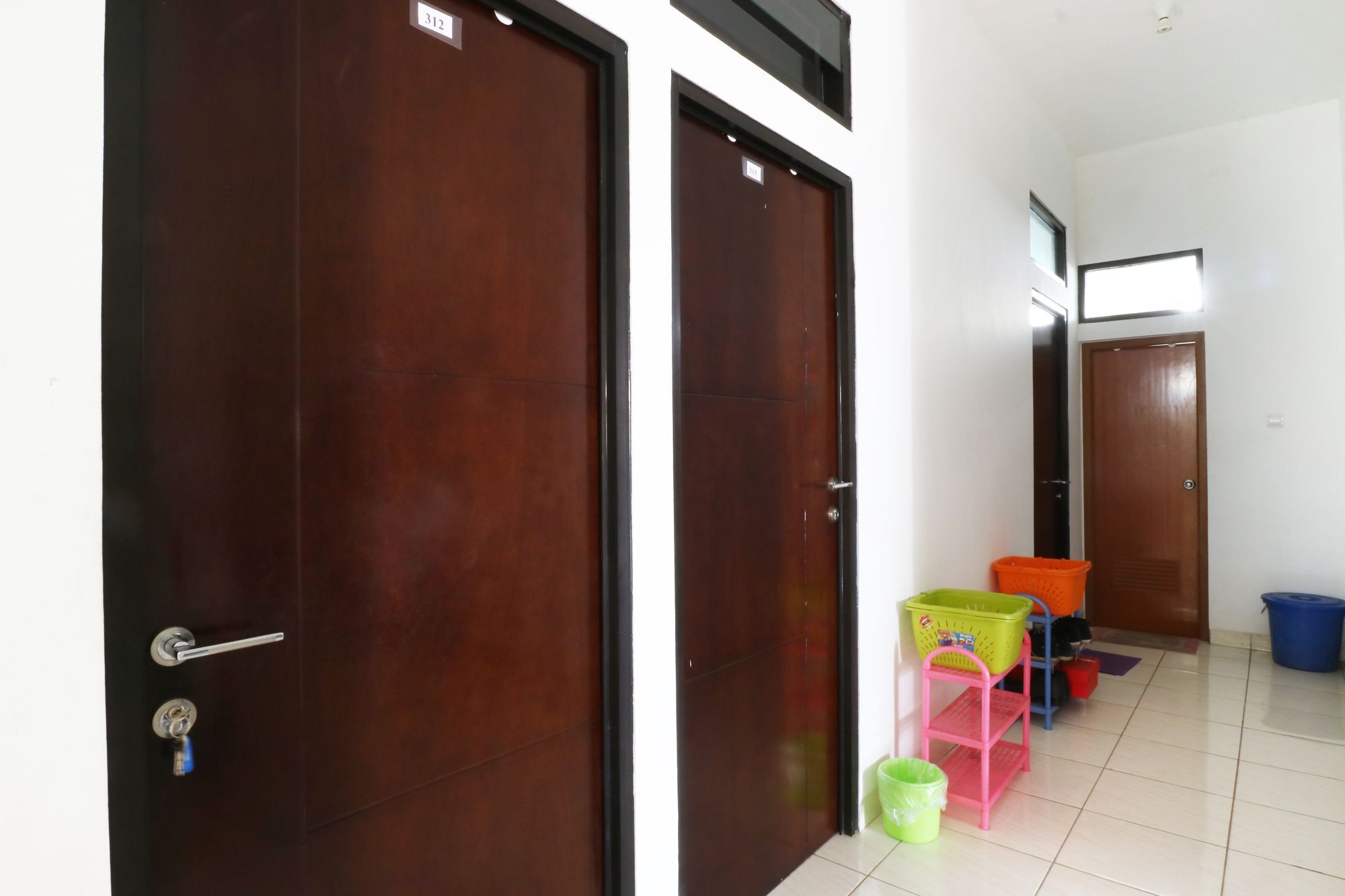 Oyo 90489 Kejora Homestay Jakarta Exterior photo